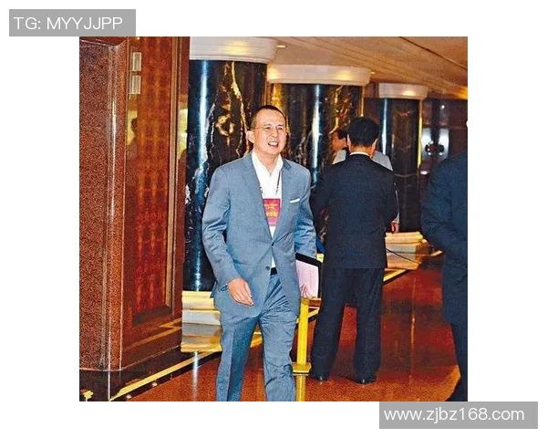 白毛高颜值足球明星的魅力与实力并存引领新潮流